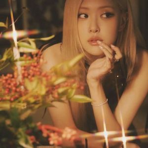 ROSÉ朴彩英-Vampirehollie