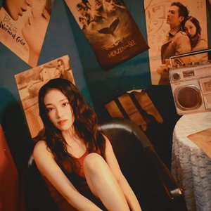 《Director and the leading actress》