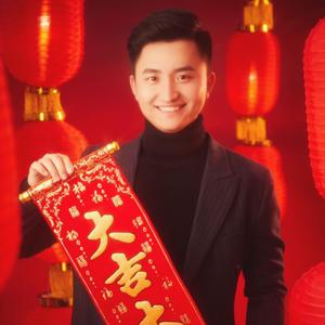 草原上的月亮。李天一（翻自 云飞）