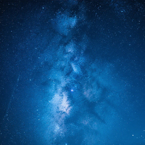 星空下追逐萤火