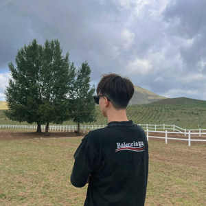 抱紧我 靠在我胸口 立体声环绕