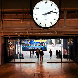 爱只会在回忆里完整