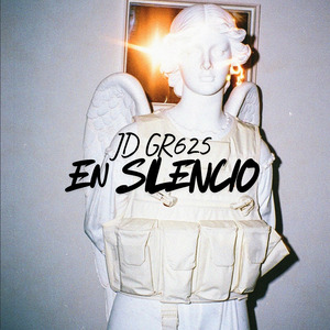 En Silencio