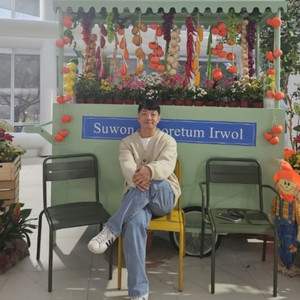 낮엔 해처럼 밤엔 달처럼