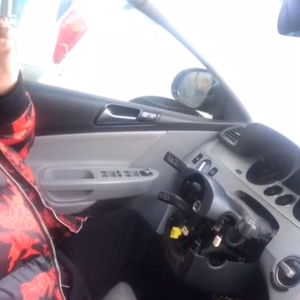 方向盘母见赖捏