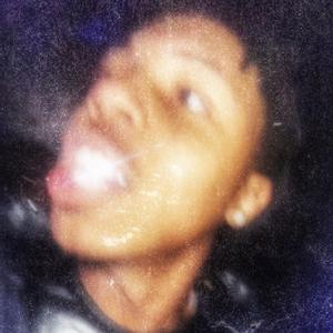 Glitch (feat. Amour Neveah)