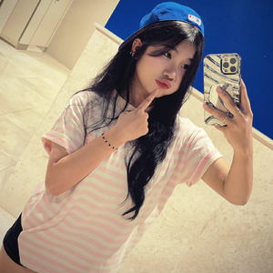 ai anh cũng bé iuuuu