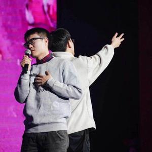 你怎么这么好看（翻自 大张伟）