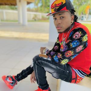 Tu Shorty (feat. La Gran R, BlackVirosa)