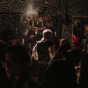 Nhìn lại (feat. Bumblebee)