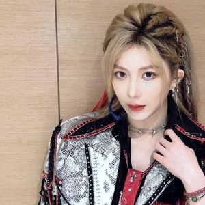 《里人格》— 郑丹妮、刘力菲、刘增艳