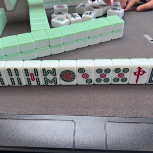 新年开开心心打麻将