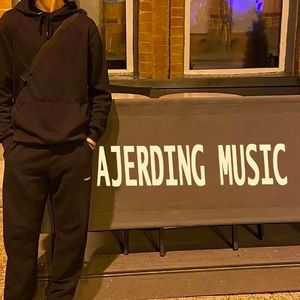 有人拼命诋毁你 也有人做梦都想成为你