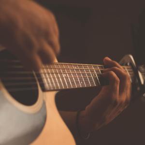 多想在平庸的世界拥抱你