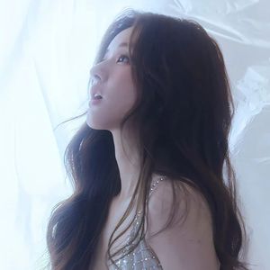 月光下的空秋千