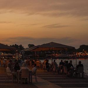 这世界那么多人