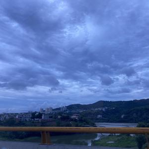 我在昨天的梦里又看见了你