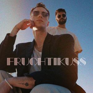 Fruchtikuss (feat. REVIII)