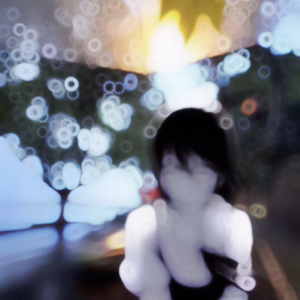 “闹钟快响了，再抱抱我吧"