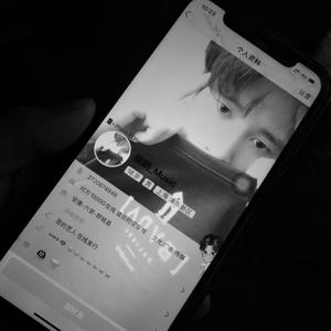 左肩（翻自 向银莹）