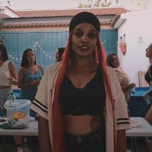 Mujerón (feat. STU)