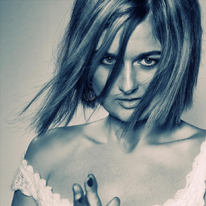 Межи горами розшумілась річка