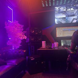 Gangland (feat. DB.Shawn)