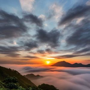 我背叛生活 伴奏