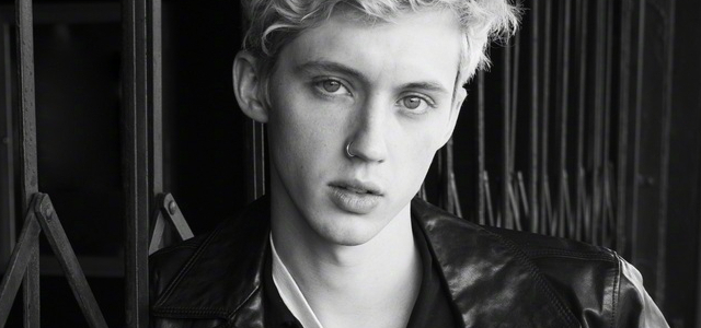 特洛耶·希文;troye sivan mellet