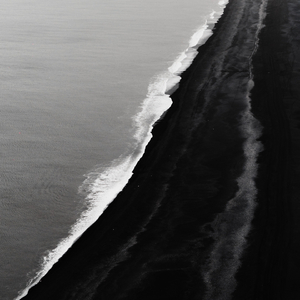 Track in time (在海边散步)