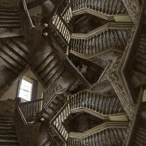 Merdiven (feat. Ostrn)