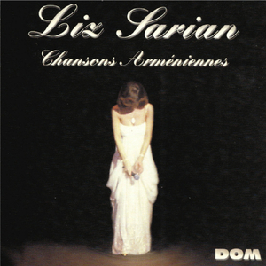 Elle passe avec charme