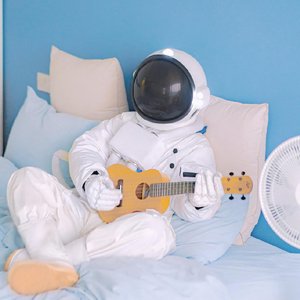 和你（吉他男生）