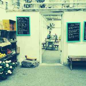 一尘不染和朋友一起吃饭印象数