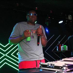 O NOVINHA SAFADINHA x EI EI MOTOTAXIS