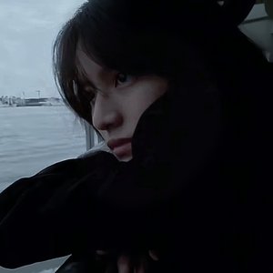 爱是共同撑一把漏雨的伞