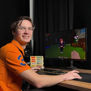 Она сквиртит