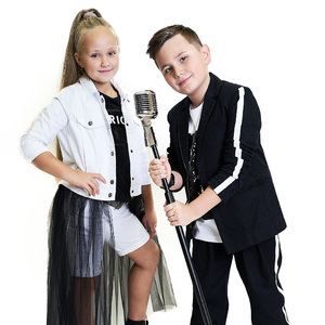 За руку возьму