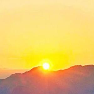 月亮牵引着浪潮