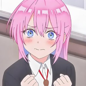 纸飞机飞过眼前