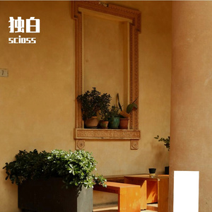 落叶铺满回忆的巷口