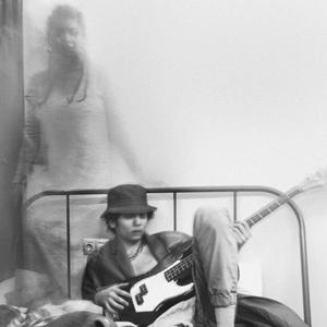 Bass less (feat. Jani)