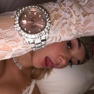 Altas Horas (feat. Jhared & Kean Nesty)