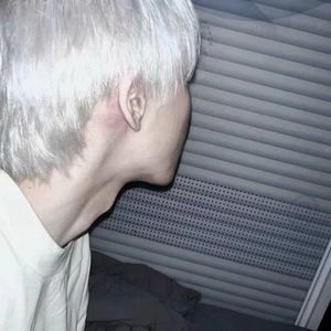 红（爱上了一个人眼睛不说谎）