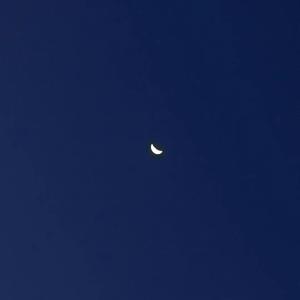 房间里开始下起雨