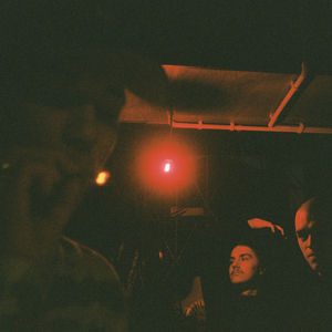 CZAPA (MA WEJŚĆ NA ŁEB)