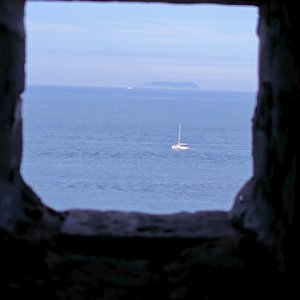 神圣光芒下的灵魂彷徨