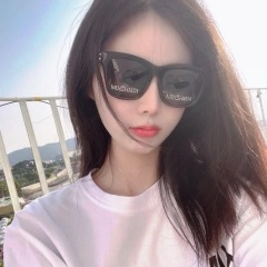 早知道伤心总是难免的 你又何苦一往情深 因为爱情总是难舍难分