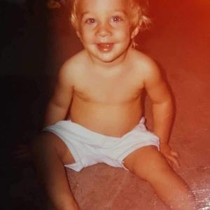 Shades (feat. YDC Kiing)