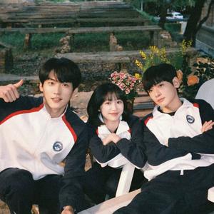 明明 (《树下有片红房子》电视剧插曲) 翻自 赖美云